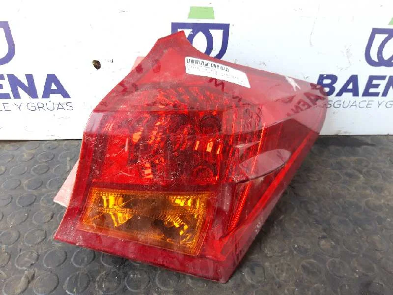 Foto de PILOTO TRASERO DERECHO TOYOTA AURIS (E15)