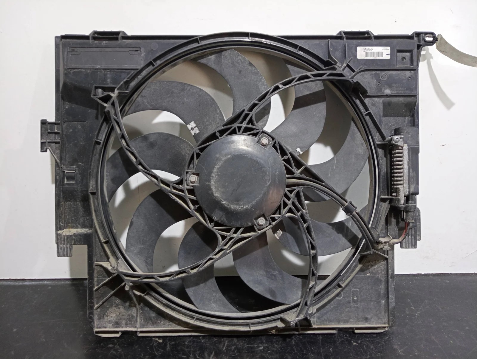 Foto de ELECTROVENTILADOR BMW SERIE 1 BERLINA 5P (F20) referencia 5020644