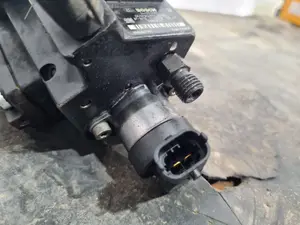 Foto de BOMBA INYECCION CHEVROLET EPICA referencia 0445010180 foto 4