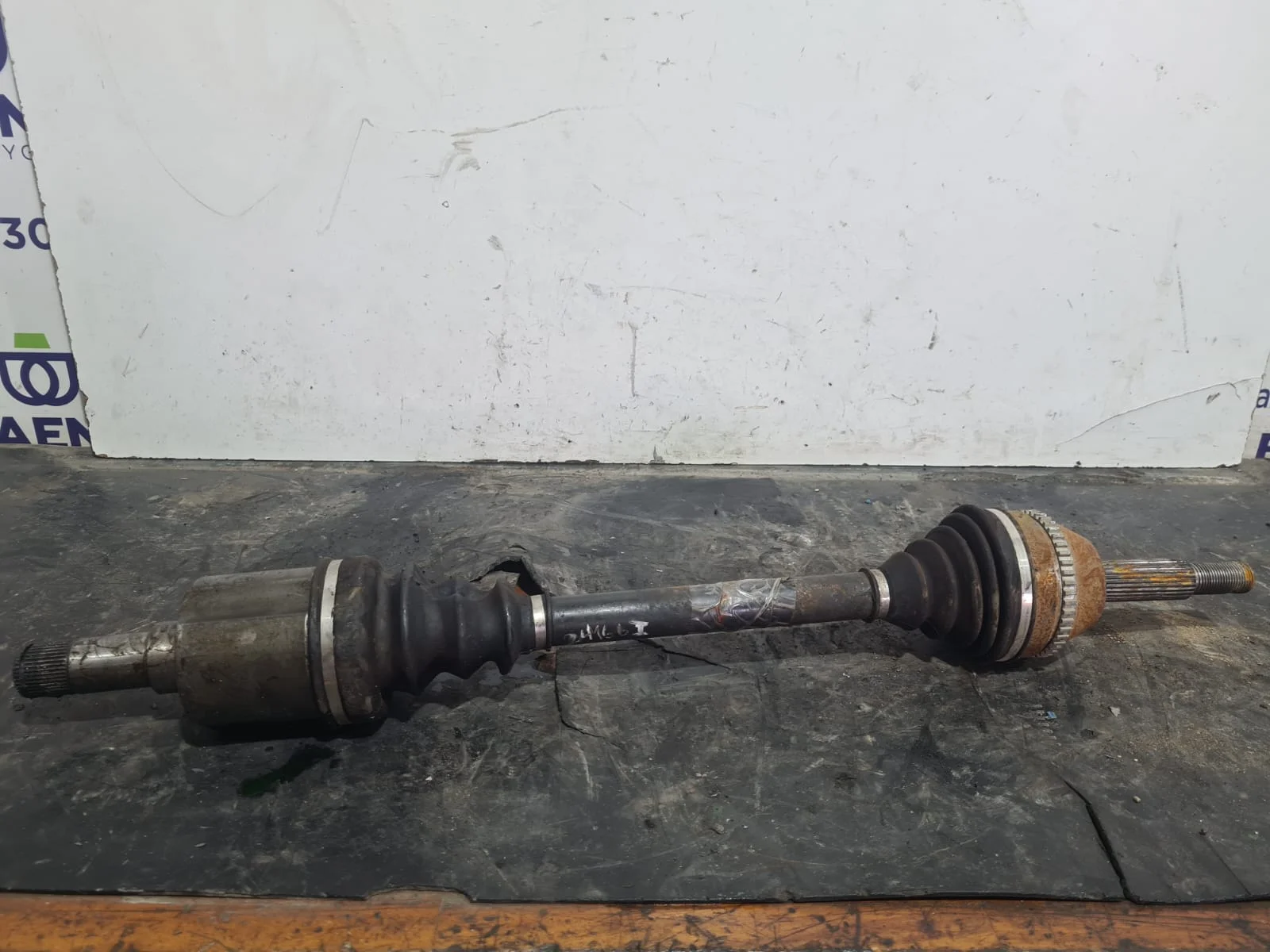 Foto de TRANSMISION DELANTERA IZQUIERDA FORD TRANSIT FURGÓN (TT9)