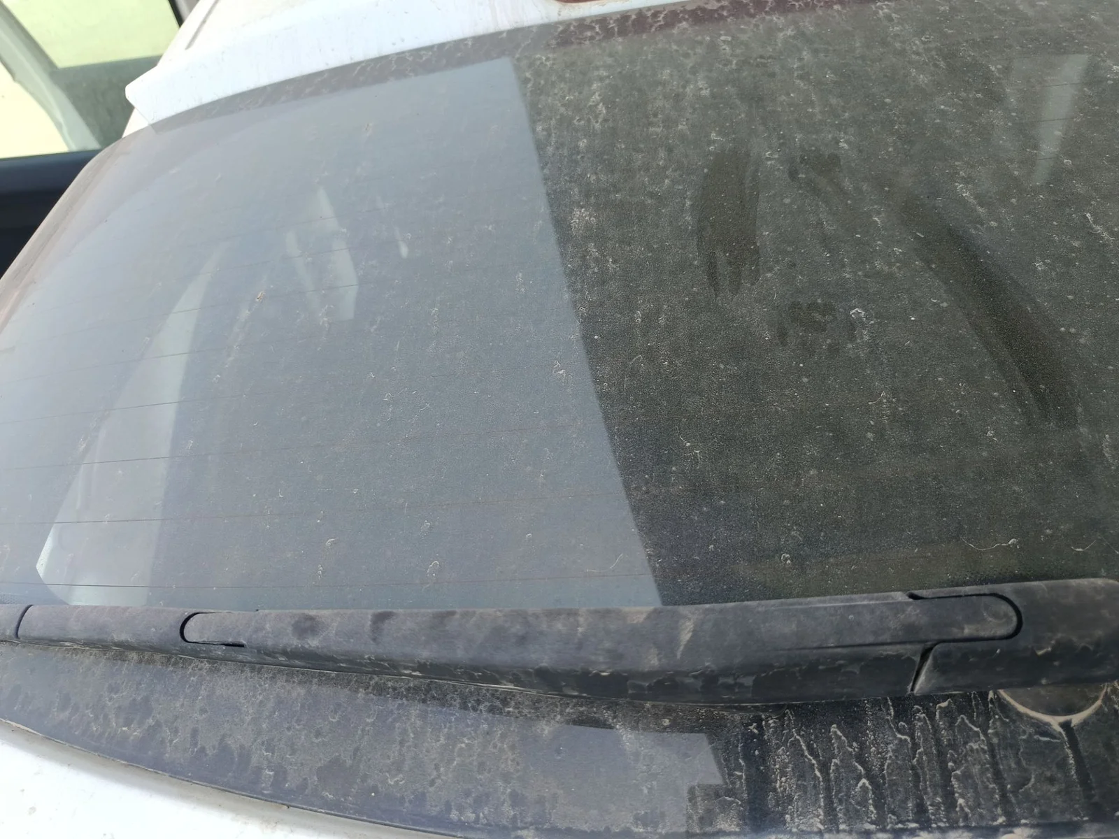 Foto de BRAZO LIMPIA TRASERO PEUGEOT 208