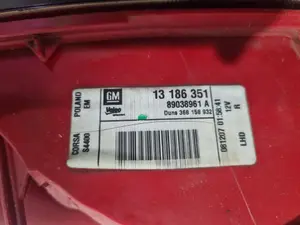 Foto de PILOTO TRASERO DERECHO OPEL CORSA D referencia 13186351 foto 2