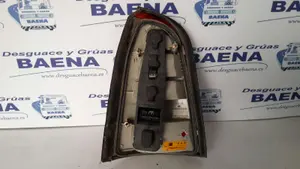 Foto de PILOTO TRASERO DERECHO SIN MARCA SIN MODELO foto 3
