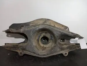Foto de BRAZO SUSPENSION INFERIOR TRASERO DERECHO MERCEDES-BENZ CLASE C (BM 204) BERLINA referencia A2043521688 foto 2