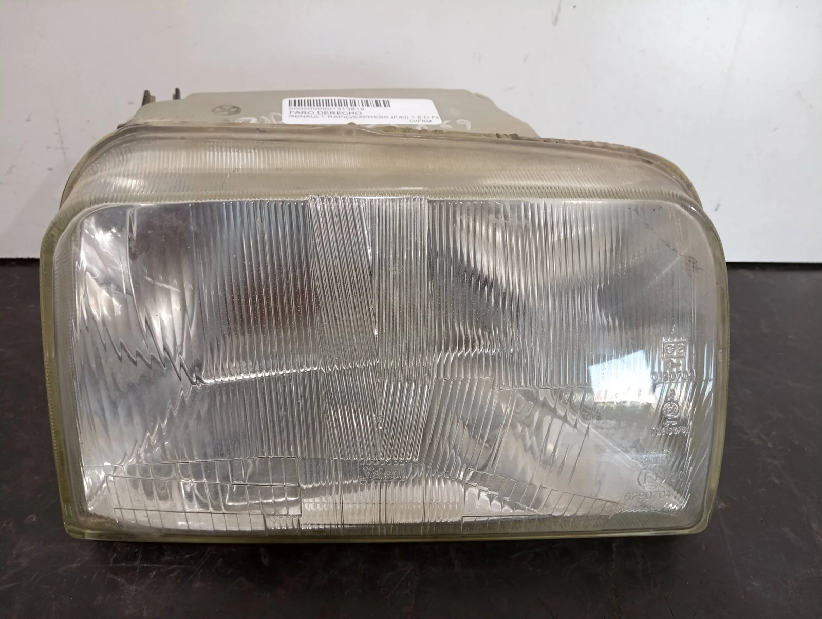 Foto de FARO DERECHO RENAULT RAPID /EXPRESS (F40)