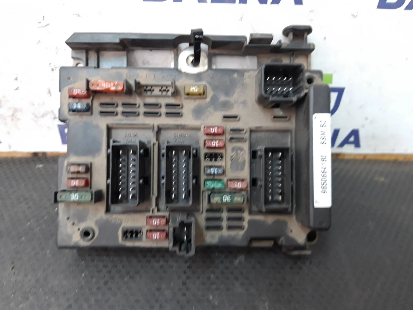 Foto de CAJA RELES / FUSIBLES PEUGEOT 206 referencia 9650664180