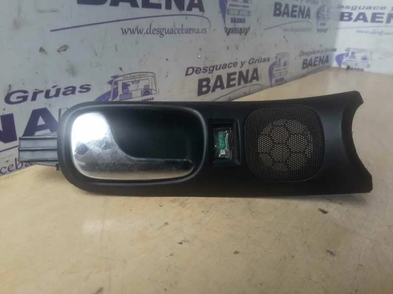 Foto de MANETA INTERIOR DELANTERA IZQUIERDA AUDI A4 BERLINA (B5) referencia 8D1837019AFKZ
