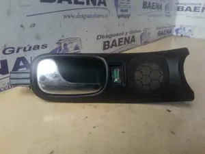 Foto de MANETA INTERIOR DELANTERA IZQUIERDA AUDI A4 BERLINA (B5) referencia 8D1837019AFKZ
