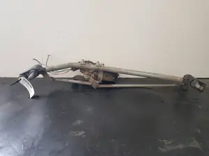 Foto de MOTOR LIMPIA DELANTERO SIN MARCA SIN MODELO referencia 54526811