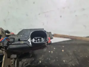 Foto de CERRADURA PUERTA TRASERA IZQUIERDA SEAT LEON (1M1) referencia 3B4839415 foto 5