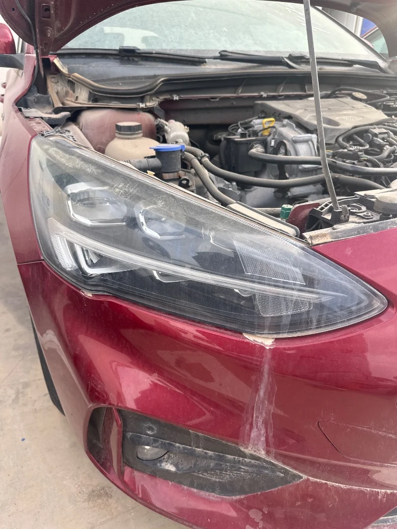 Foto de FARO IZQUIERDO FORD FOCUS BERLINA (CGE)