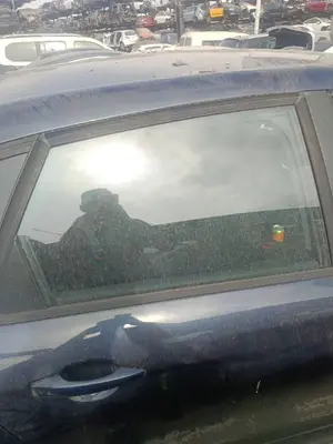 Foto de LUNA TRASERA DERECHA CITROEN C4 BERLINA