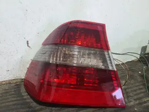 Foto de PILOTO TRASERO IZQUIERDO BMW SERIE 3 BERLINA (E46) referencia 6910531