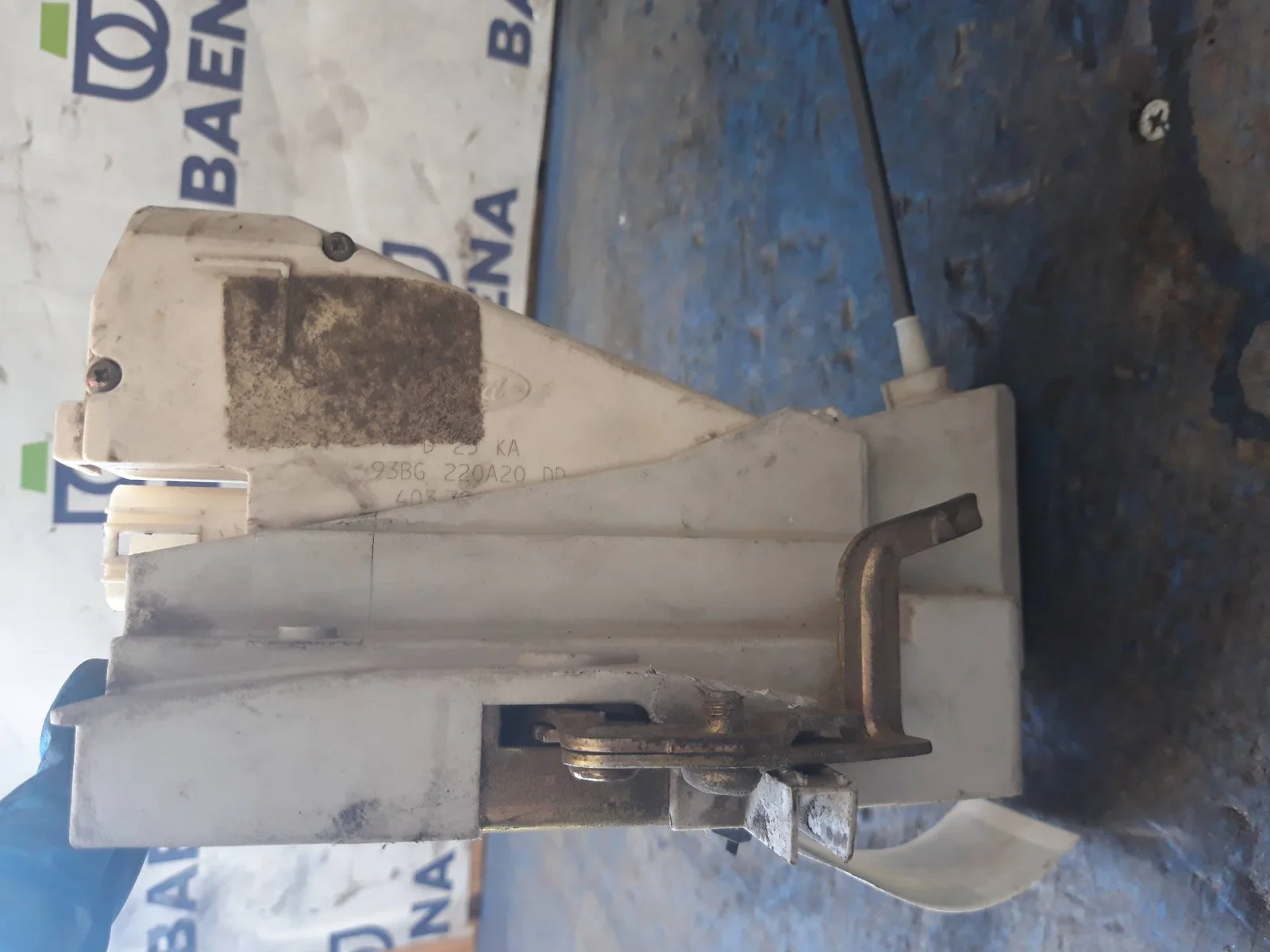 Foto de CERRADURA PUERTA TRASERA IZQUIERDA KIA SPORTAGE referencia 93BG220A02DD