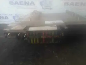 Foto de CAJA RELES / FUSIBLES LAND ROVER RANGE ROVER (LP) foto 2