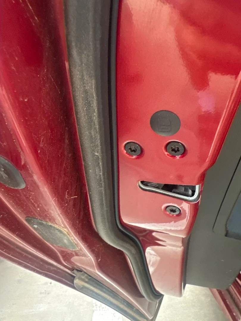 Foto de CERRADURA PUERTA TRASERA IZQUIERDA FORD FOCUS BERLINA (CGE)