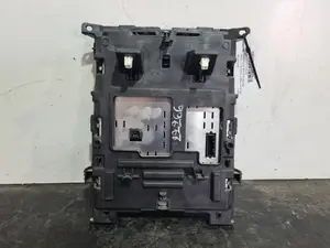 Foto de PANTALLA MULTIFUNCION RENAULT MEGANE IV BERLINA 5P referencia 681833236R foto 2