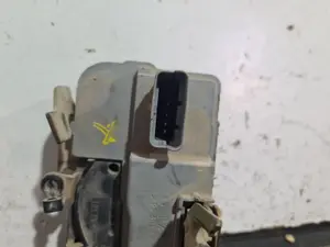Foto de CERRADURA PUERTA DELANTERA DERECHA OPEL CORSA D foto 3