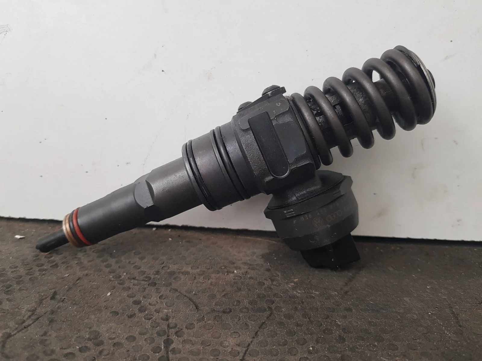 Foto de INYECTOR SIN MARCA SIN MODELO referencia 038130073AJ