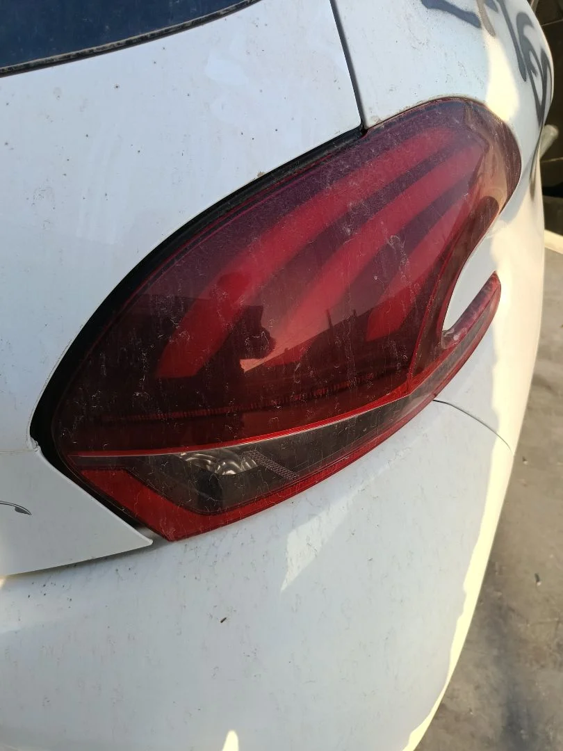 Foto de PILOTO TRASERO DERECHO PEUGEOT 208