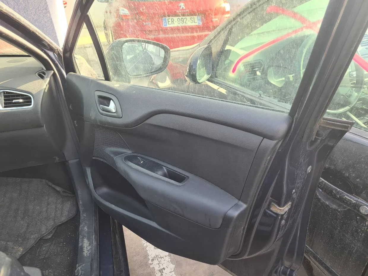 Foto de PUERTA DELANTERA DERECHA CITROEN C4 BERLINA