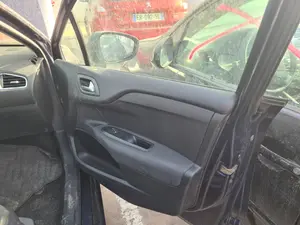 Foto de PUERTA DELANTERA DERECHA CITROEN C4 BERLINA