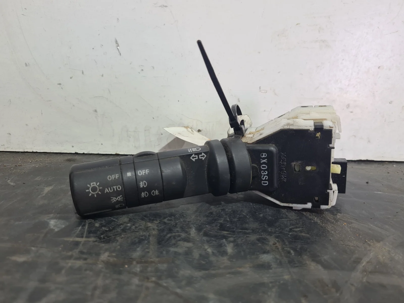 Foto de MANDO LUCES SIN MARCA SIN MODELO referencia 8X03SD