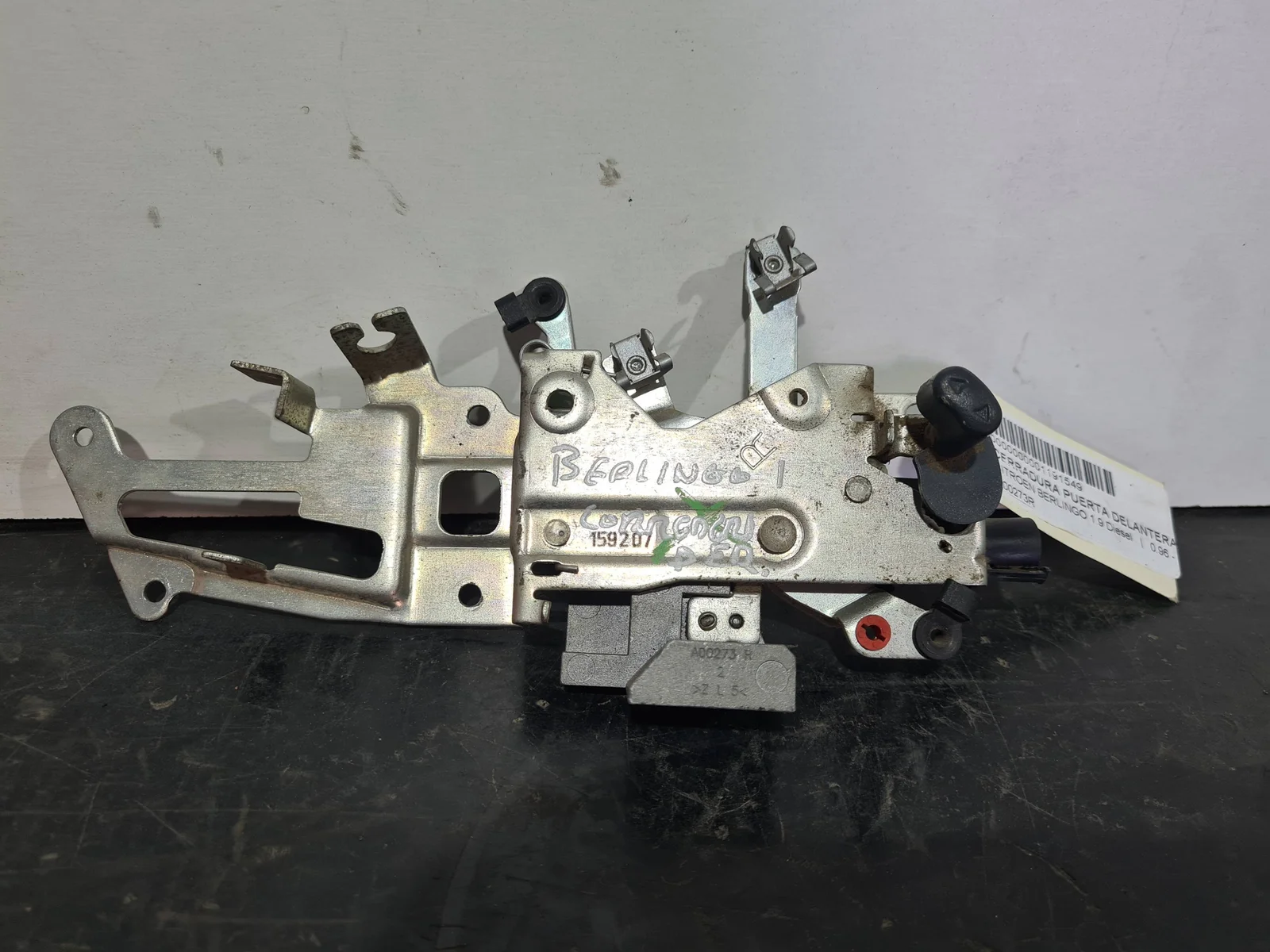 Foto de CERRADURA PUERTA DELANTERA DERECHA CITROEN BERLINGO referencia A00273R