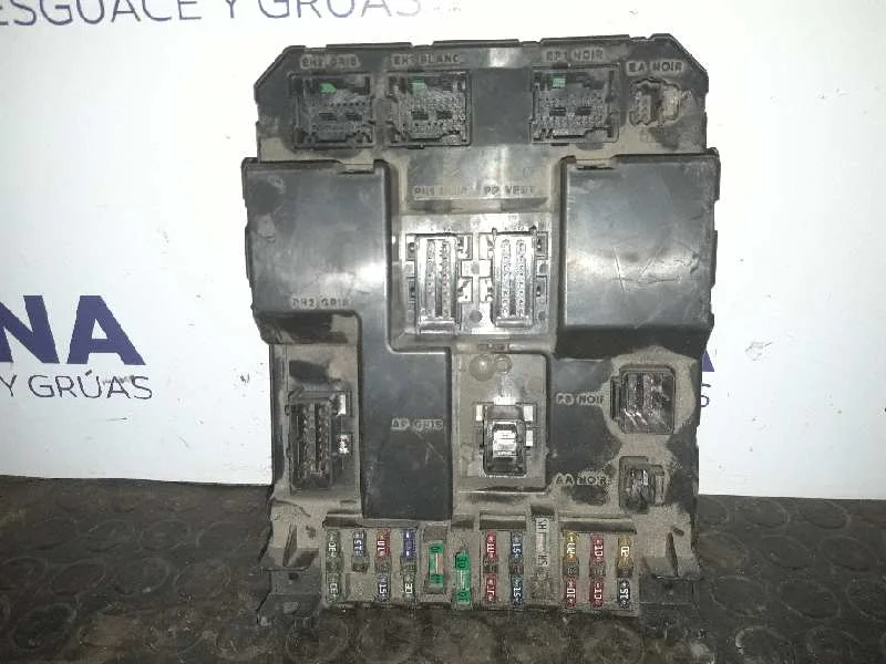 Foto de CAJA RELES / FUSIBLES SIN MARCA SIN MODELO referencia 9650217280