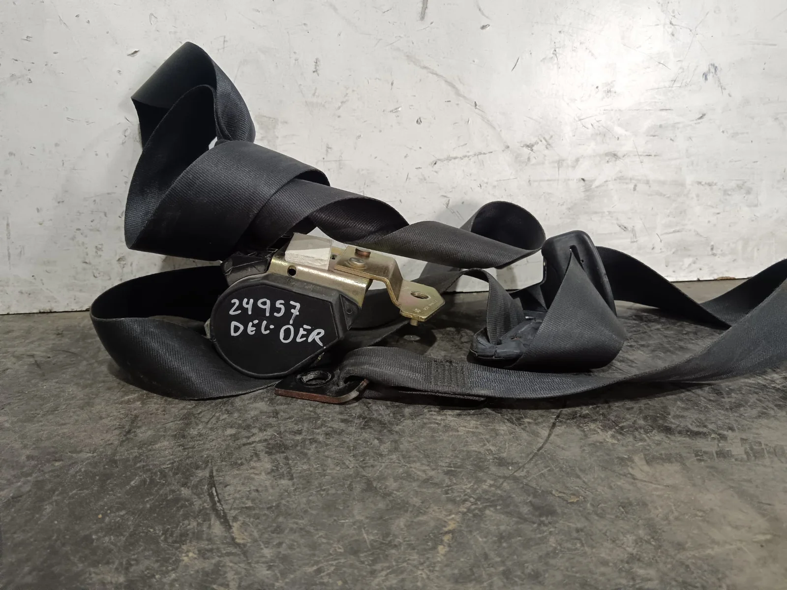 Foto de CINTURON SEGURIDAD DELANTERO DERECHO CITROEN SAXO referencia C111665AC38