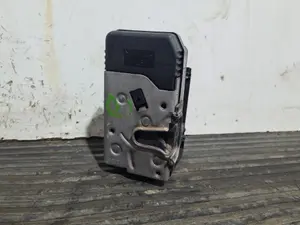 Foto de CERRADURA PUERTA TRASERA IZQUIERDA RENAULT TRAFIC II FURGÓN referencia 8200282323