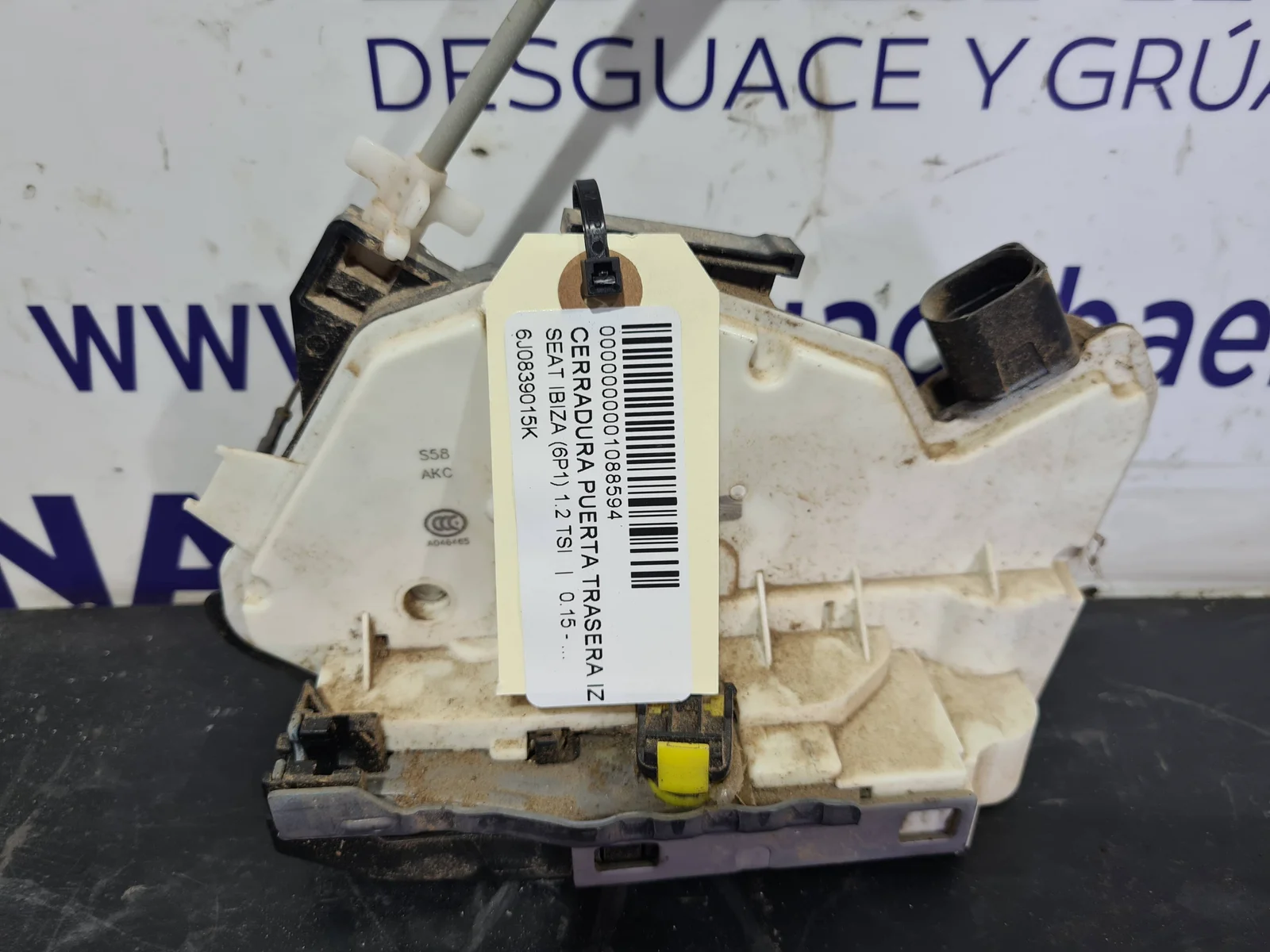 Foto de CERRADURA PUERTA TRASERA IZQUIERDA SIN MARCA SIN MODELO referencia 6J0839015K