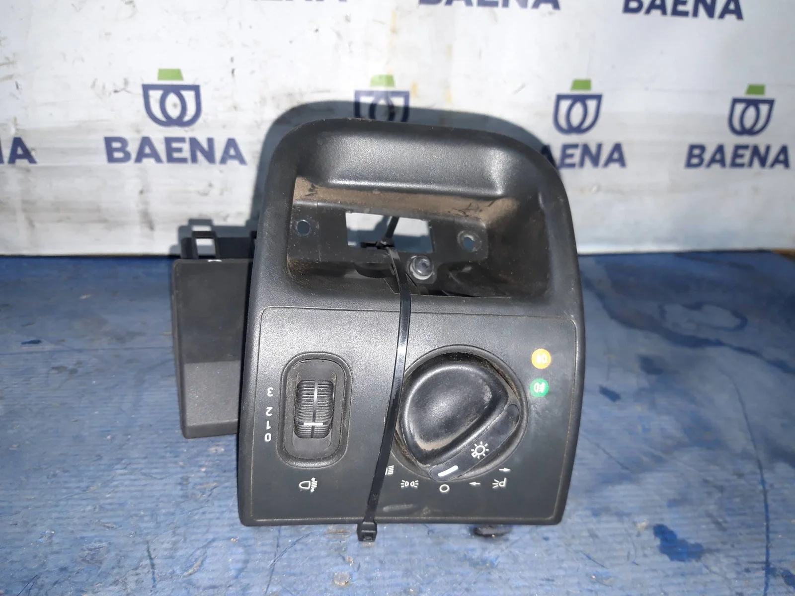 Foto de MANDO LUCES MERCEDES-BENZ CLK (BM 208) COUPE referencia 21054514041