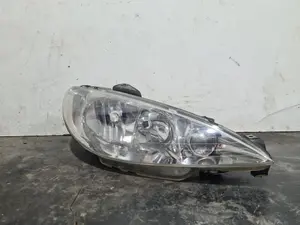 Foto de FARO DERECHO PEUGEOT 206 referencia 9628666780