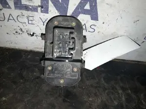 Foto de MANDO ELEVALUNAS DELANTERO IZQUIERDO FORD FOCUS BERLINA (CAK) referencia 03162310 foto 2
