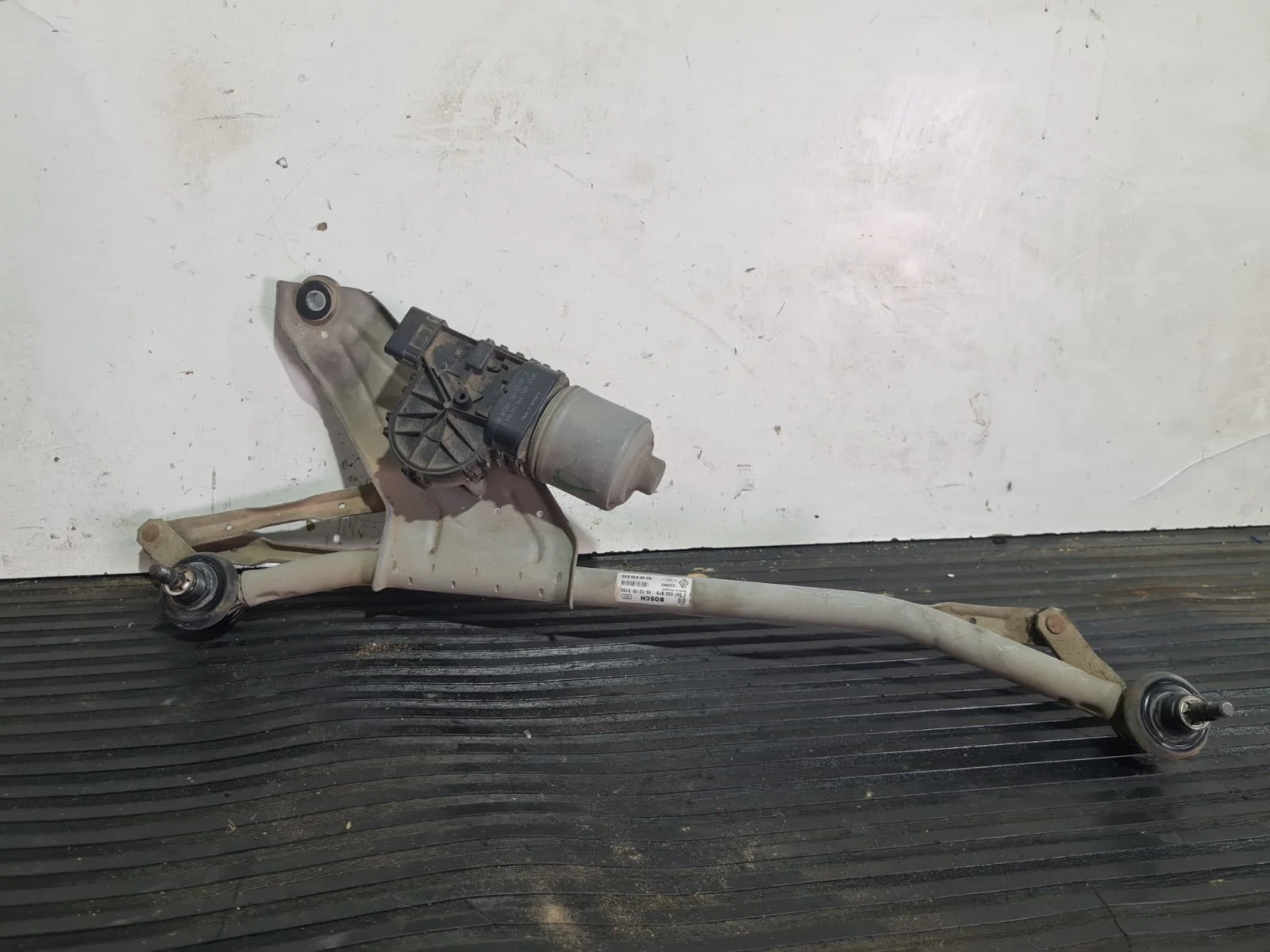 Foto de MOTOR LIMPIA DELANTERO DACIA DUSTER II referencia 0390241544