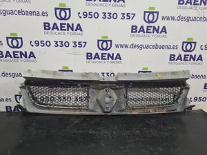 Foto de REJILLA DELANTERA RENAULT TRAFIC II FURGÓN referencia 8200204450 foto 2