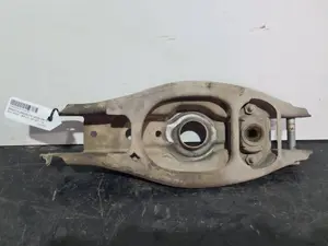 Foto de BRAZO SUSPENSION INFERIOR TRASERO DERECHO BMW SERIE 1 BERLINA (E81/E87)