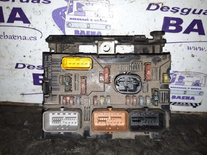 Foto de CAJA RELES / FUSIBLES CITROEN C4 PICASSO referencia 9661708080