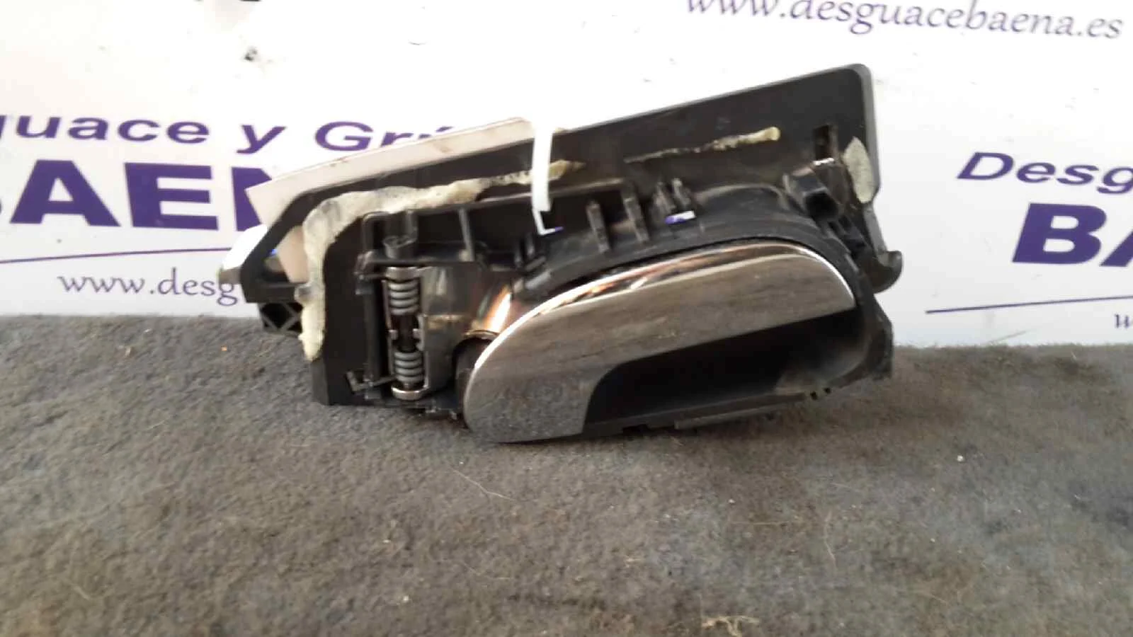 Foto de MANETA INTERIOR TRASERA DERECHA SIN MARCA SIN MODELO referencia 9643604477