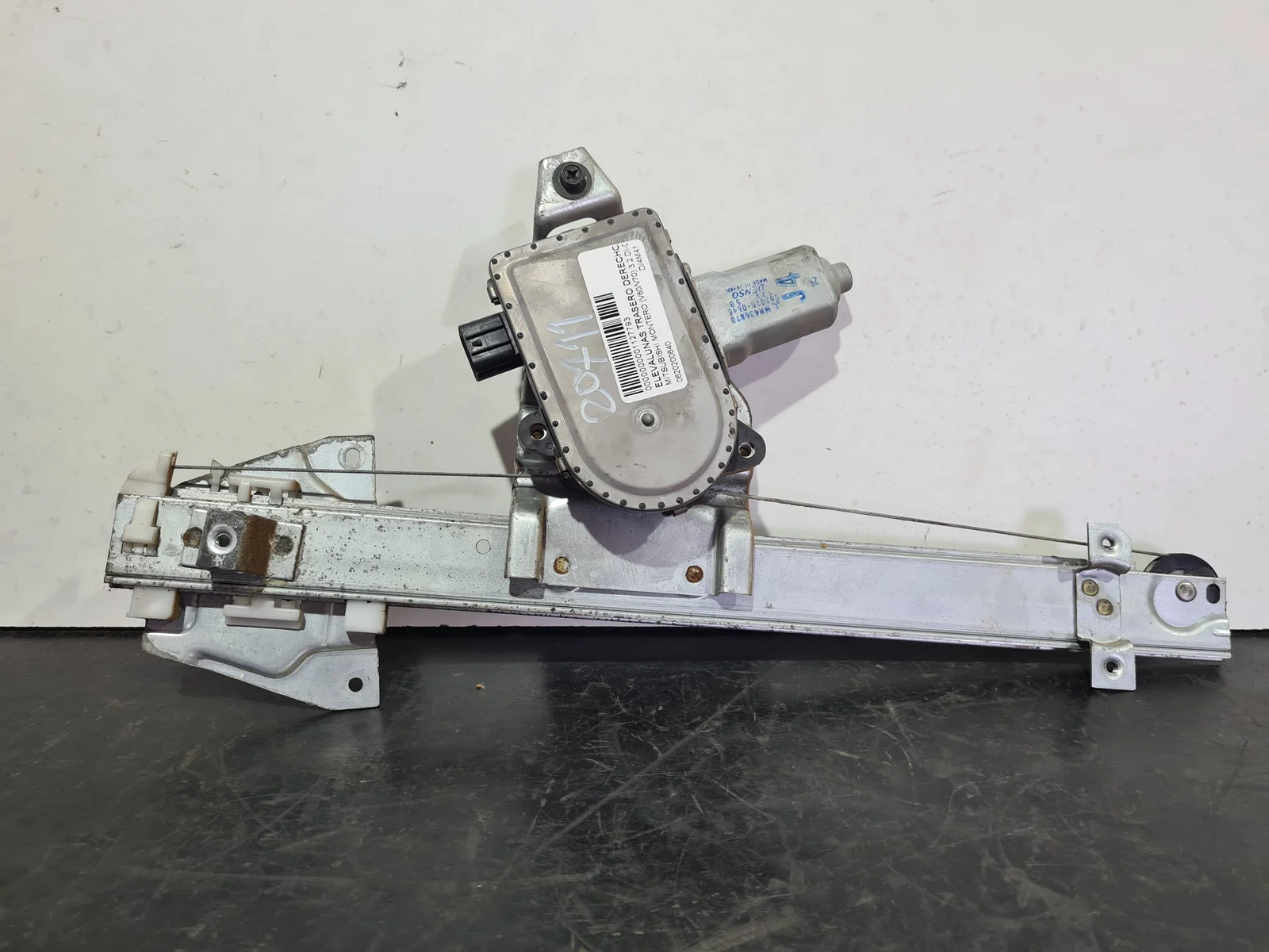 Foto de ELEVALUNAS TRASERO DERECHO MITSUBISHI MONTERO (V60/V70) referencia 0620200640