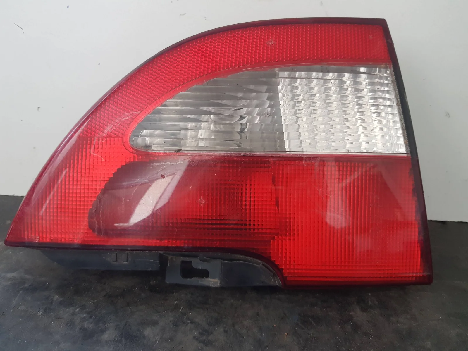 Foto de PILOTO TRASERO IZQUIERDO RENAULT MEGANE I FASE 2 BERLINA (BA0)