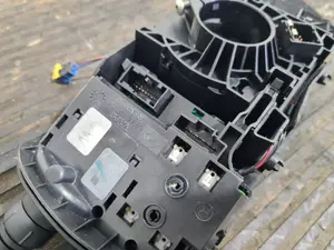 Foto de MANDO MULTIFUNCION RENAULT SCENIC II (JM) referencia 8200127728 foto 5