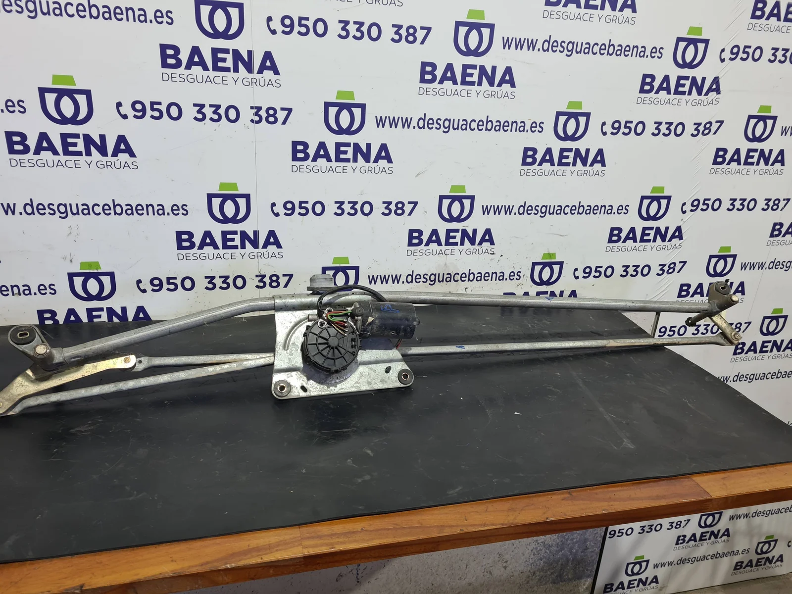 Foto de MOTOR LIMPIA DELANTERO SIN MARCA SIN MODELO referencia 0390241443