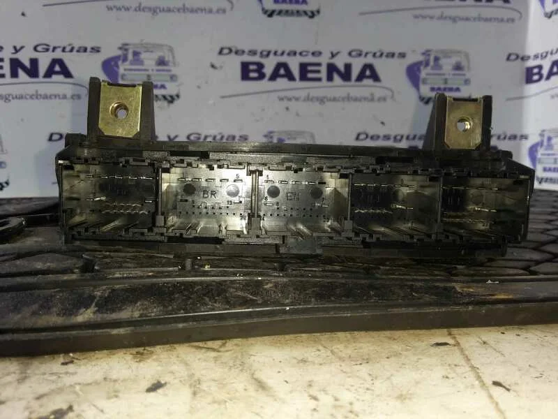 Foto de CENTRALITA CIERRE SIN MARCA SIN MODELO referencia 5WK48032D