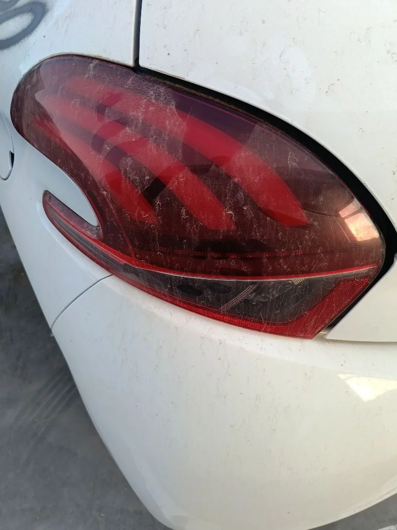 Foto de PILOTO TRASERO IZQUIERDO PEUGEOT 208