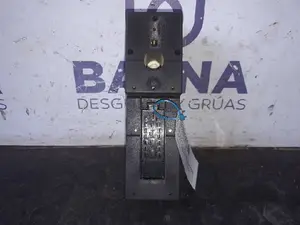 Foto de MANDO ELEVALUNAS DELANTERO IZQUIERDO SIN MARCA SIN MODELO referencia 4814356