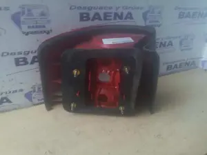 Foto de PILOTO TRASERO DERECHO AUDI A6 AVANT (4B5) referencia 4B9945096F3FZ foto 2