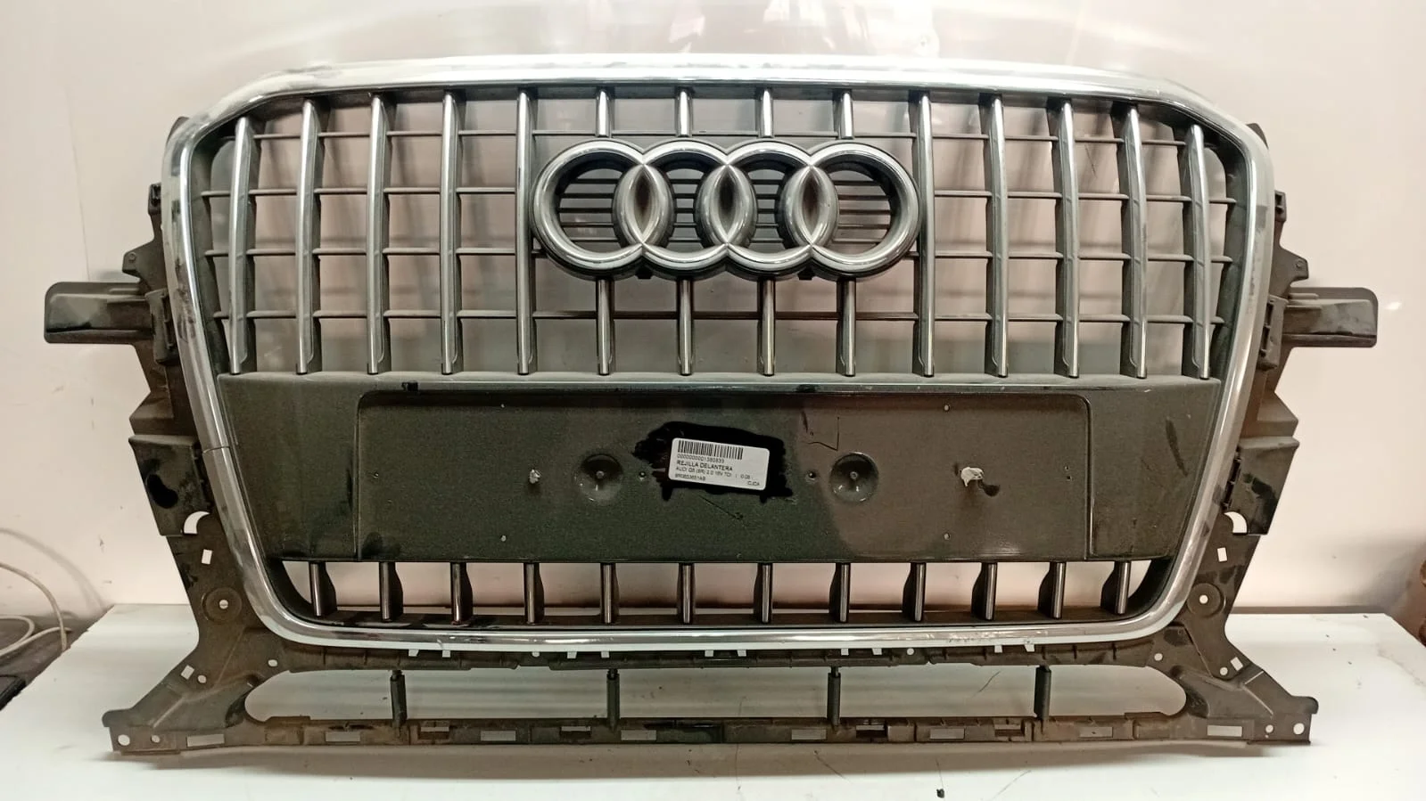 Foto de REJILLA DELANTERA AUDI Q5 (8R) referencia 8R0853651AB