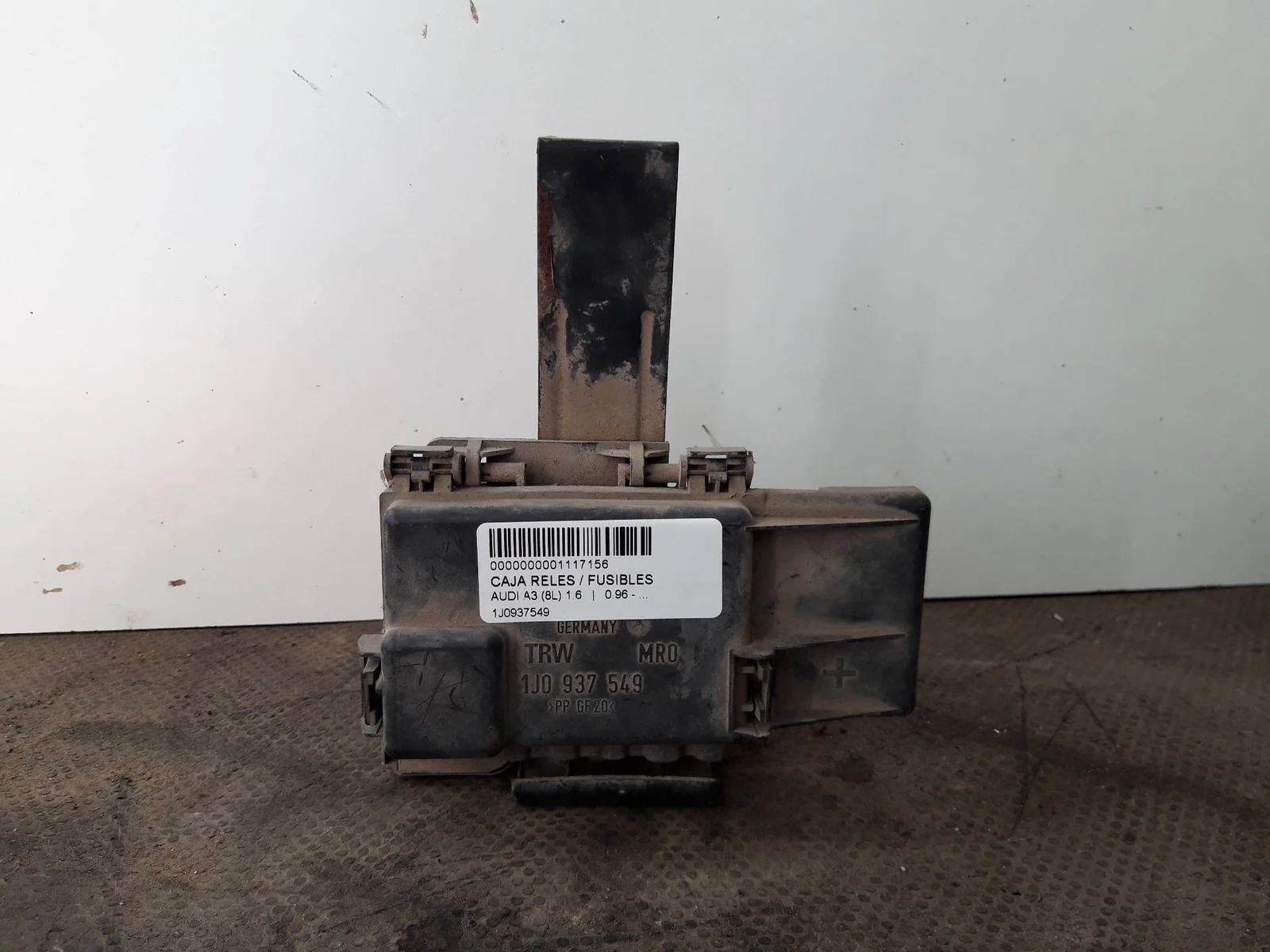 Foto de CAJA RELES / FUSIBLES SIN MARCA SIN MODELO referencia 1J0937549